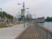 Promenade 3 sm.JPG (111906 bytes)