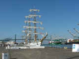 Tall Ship sm.JPG (74660 bytes)