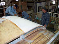 installing roofing.jpg (284316 bytes)