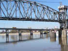 Little Rock 19 sm bridge.JPG (147890 bytes)