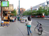 Toronto 07 Chinatown scene sm.jpg (149279 bytes)